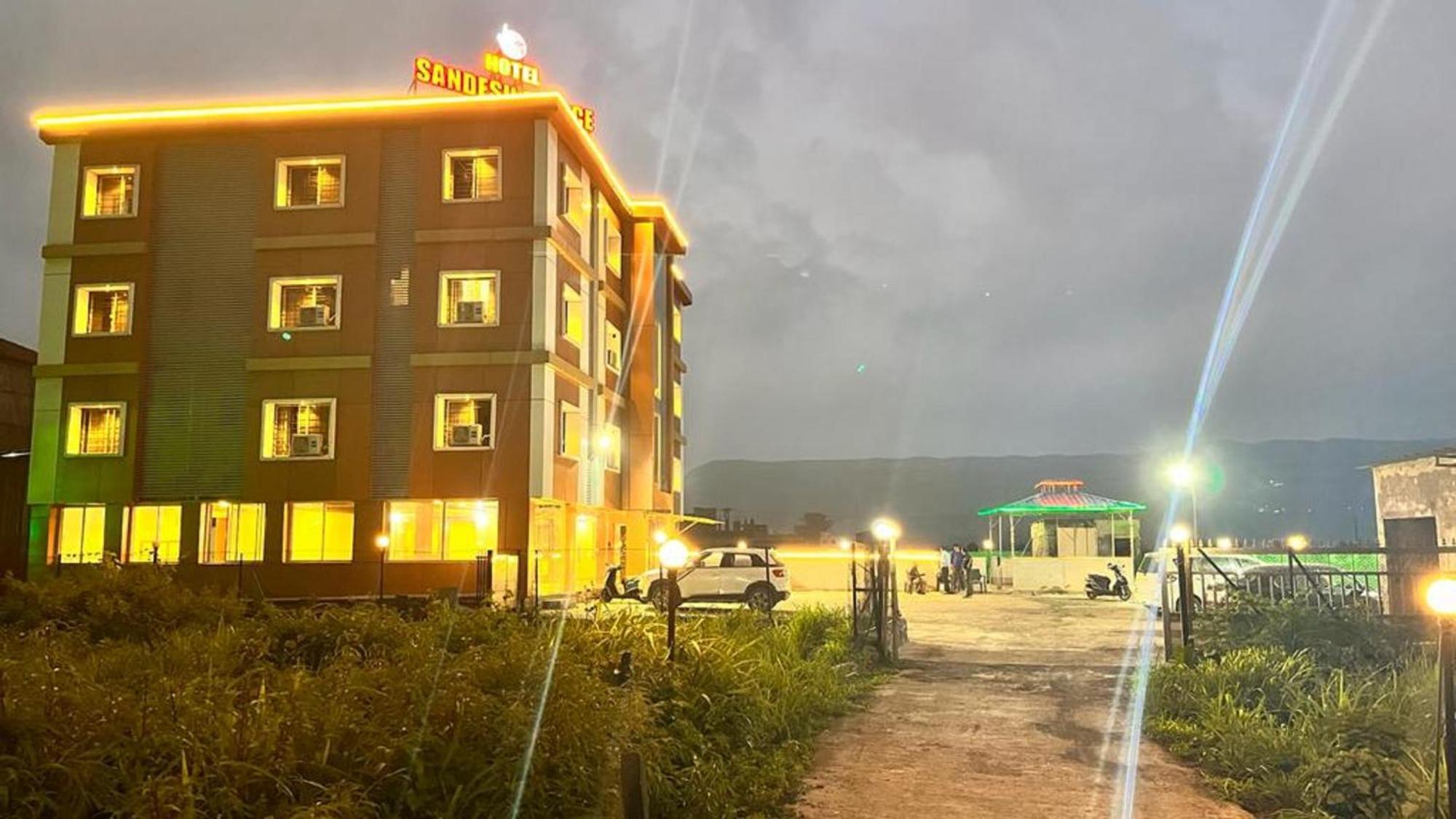 Hotel Sandesh Palace Lonavala Exterior foto
